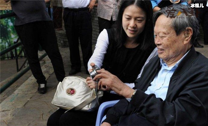 相差54岁的爷孙恋如今怎么样