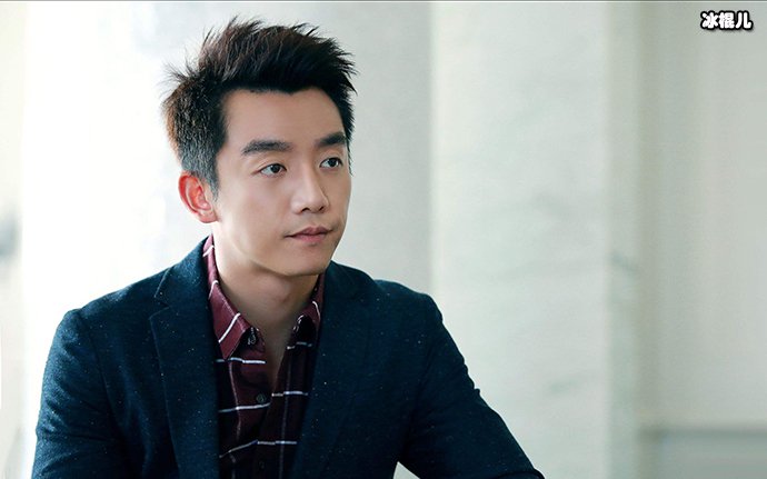 郑凯苗苗两人身着情侣装现身健身房