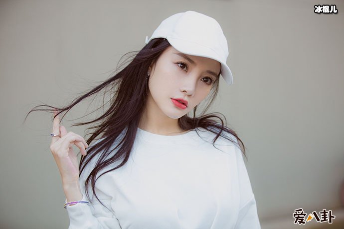 李小璐PGone不知悔改仍还有联系