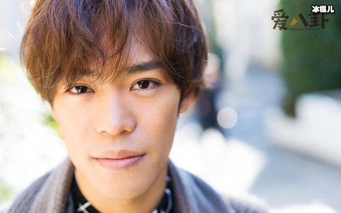 花泽香菜老公是小野贤章