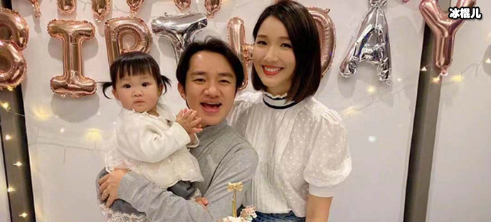 王祖蓝一家合照