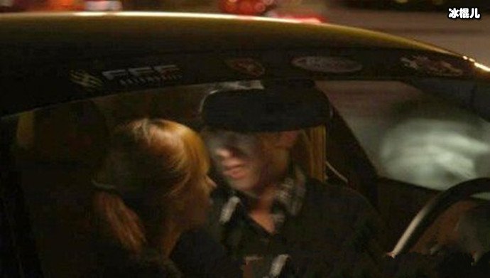 马诺车震门照片