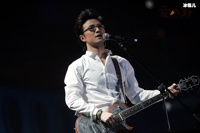 汪峰碰瓷周杰伦