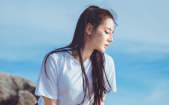 迪丽热巴自谦外表不出众