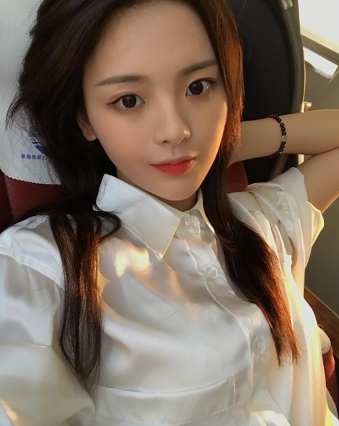 杨超越成长经历