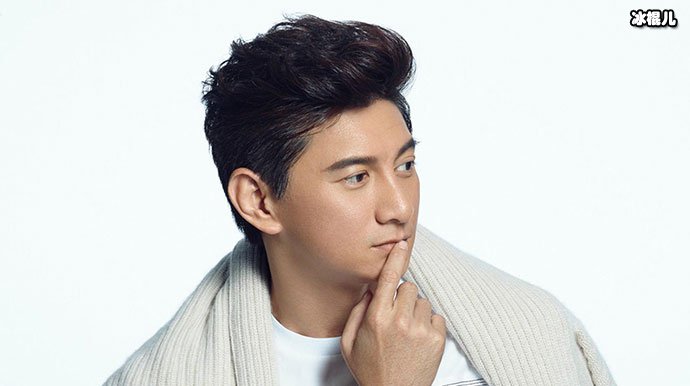 吴奇隆婉拒粉丝挽手