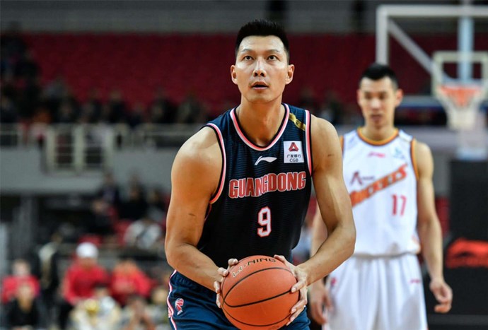 易建联年薪2000万