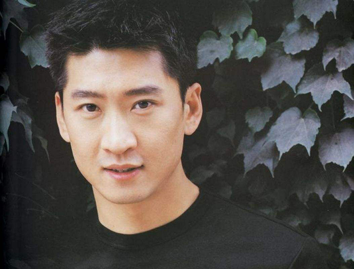 尔康扮演者周杰结婚了吗妻子是谁