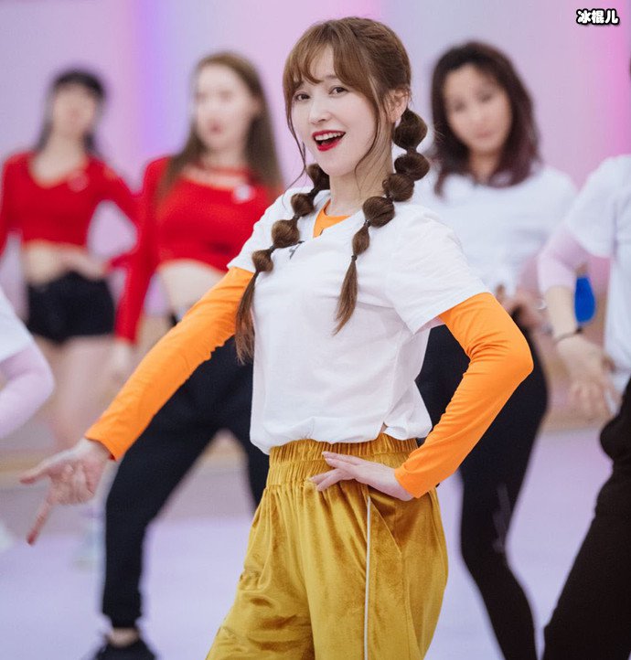 金莎饭前用称计算热量