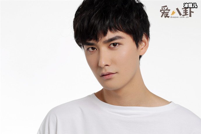 何龙龙个人资料