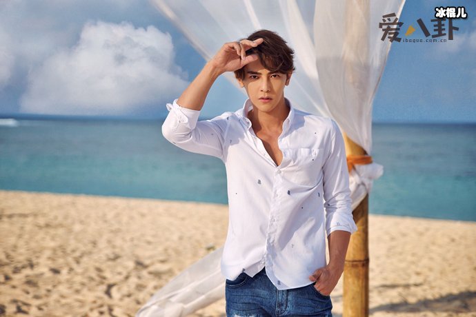 汪东城演唱的《我应该去爱你》