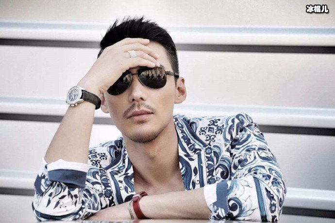 胡兵落泪谈五十岁