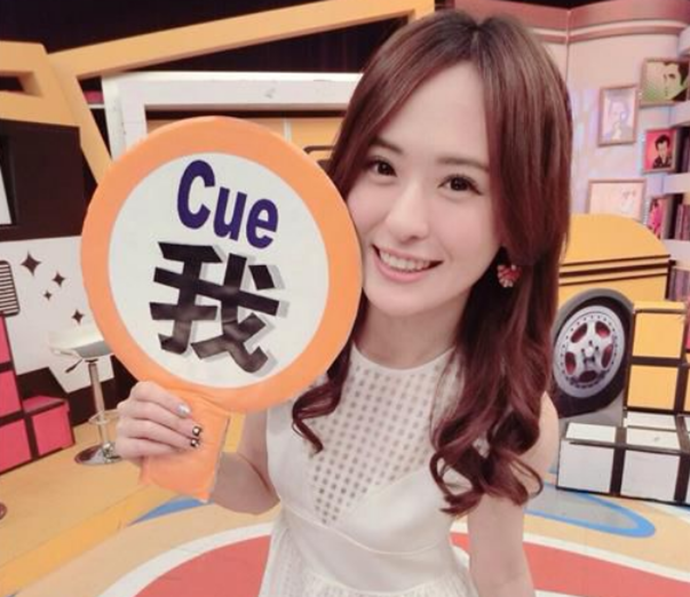 小杨幂简莉纹在综艺节目