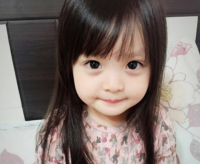 梨涡妹妹金在恩父母是谁家庭背景