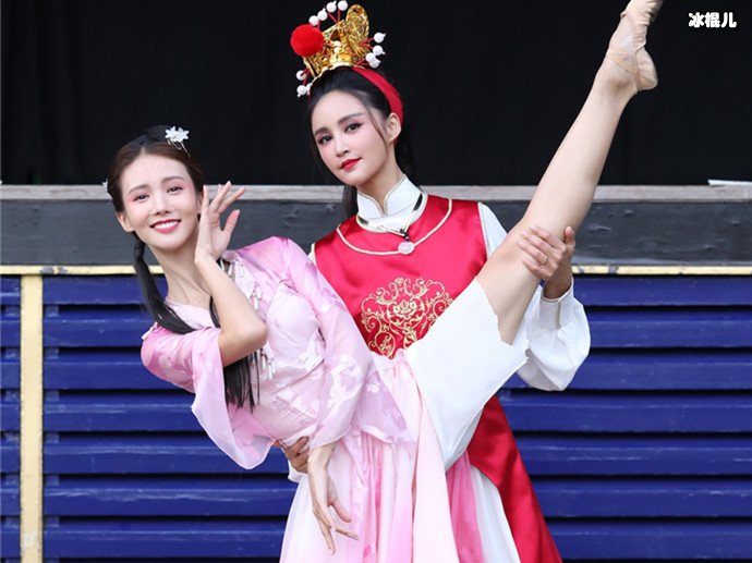 张歆艺金晨是闺蜜