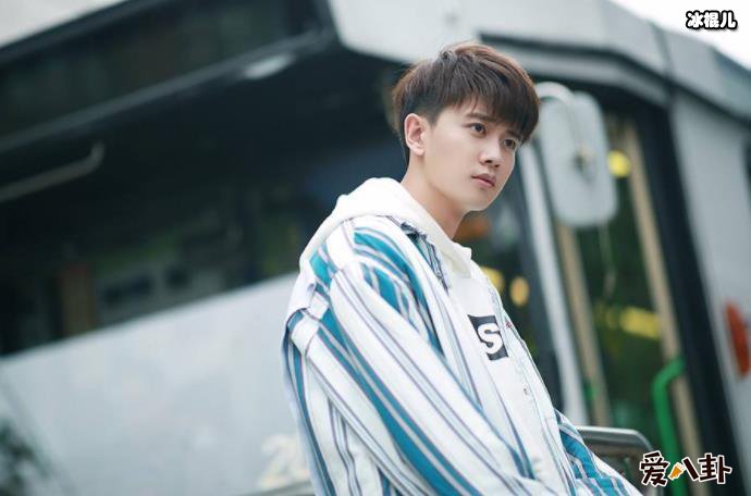 任嘉伦女友个人资料