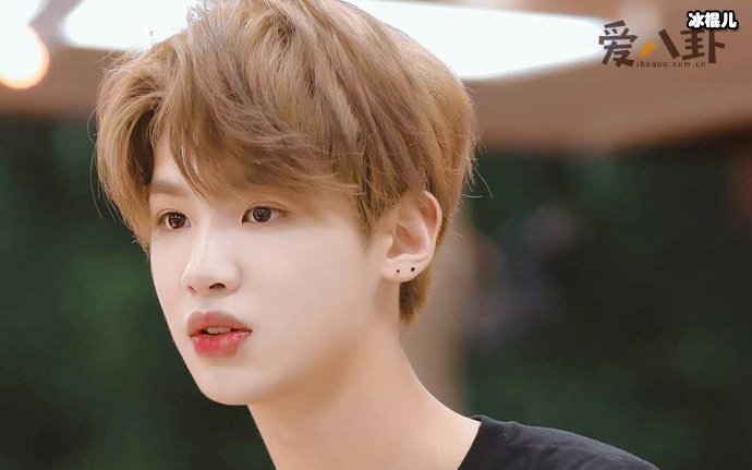 黄明昊惹怒站姐脱粉回踩