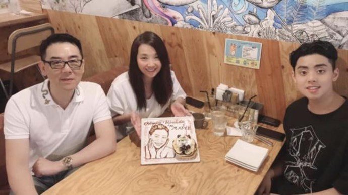 许秋怡51岁生日晒合照