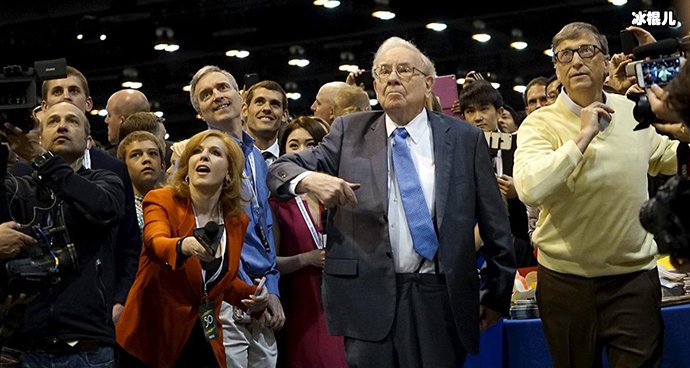 巴菲特表演扔报纸