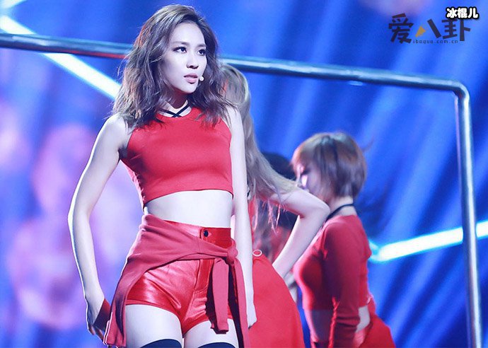 王霏霏怼恶评回应“翻红”争议