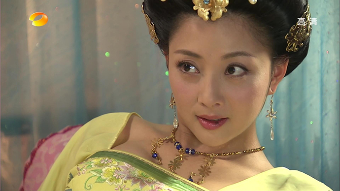 殷桃嘴唇是怎么回事