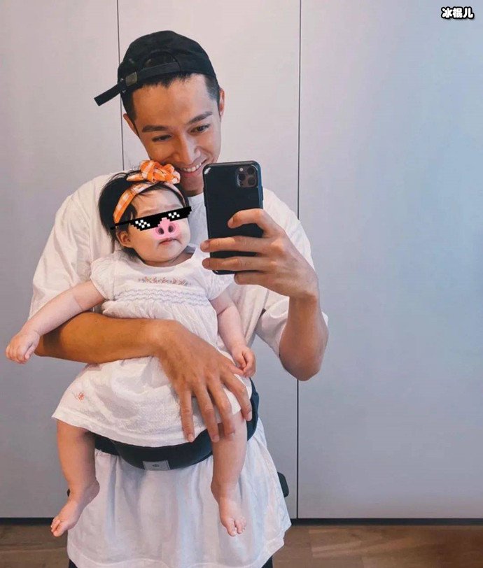 周柏豪升级当爸