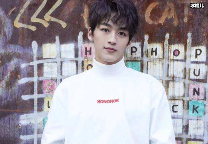 何洛洛近段时间的照片