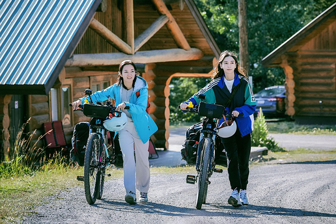 杨颖与主持人阿雅