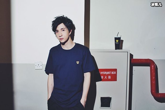 薛之谦寻求机会重新复出赚钱