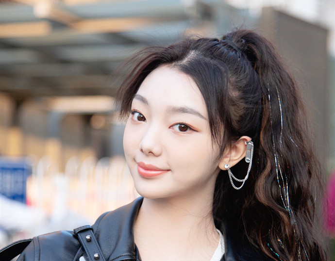 李紫婷火箭101海报