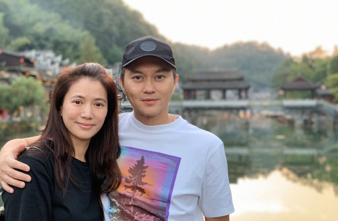 袁咏仪帮儿子澄清绯闻