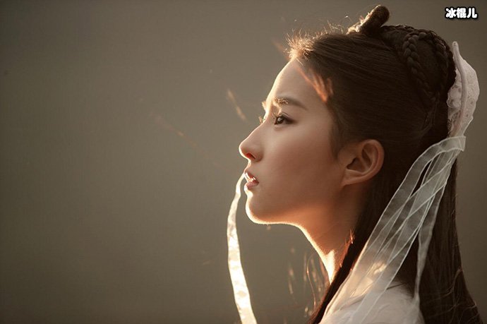 刘亦菲《神雕侠侣》中小龙女装扮