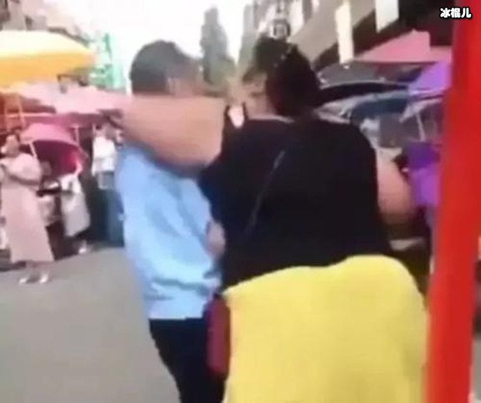 女主播强吻七旬大爷怎么回事