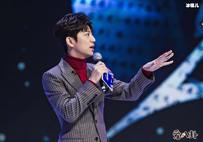 何炅否认一天睡三个小时