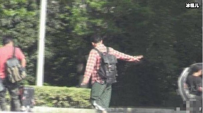 李晨分手后首度现身