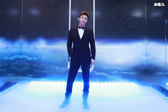 黄景瑜女友，他为什么想找比他大的女孩作女友