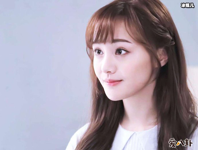 郑爽一家现身春晚彩排