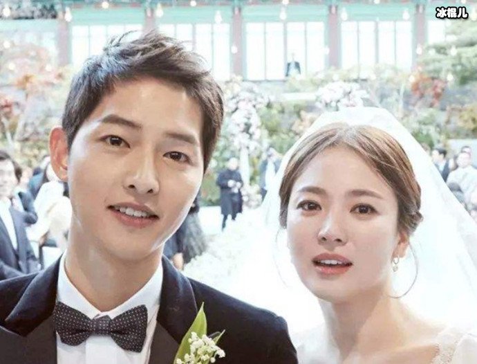 宋仲基宋慧乔结婚照