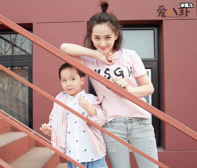 邓莎和儿子大麟子