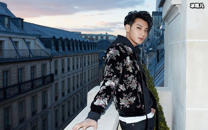 黄子韬黑眼圈是怎么来的