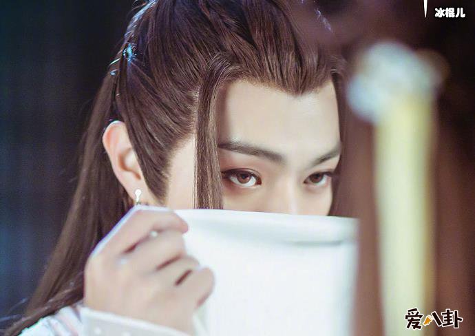 许凯男扮女装照片