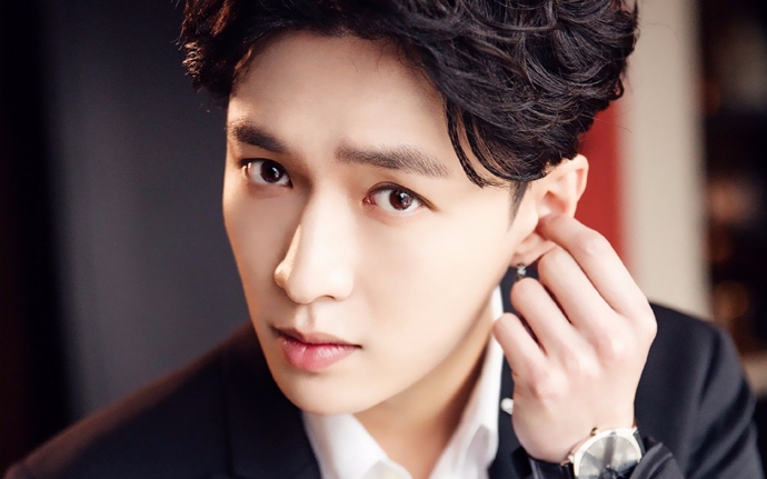 韩国男团EXO组合成员张艺兴