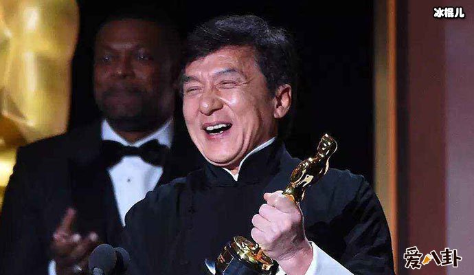 成龙右耳失聪好了吗