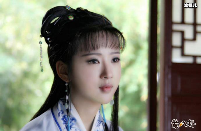 闵春晓饰演林黛玉