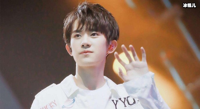 易烊千玺春节假期胖十斤