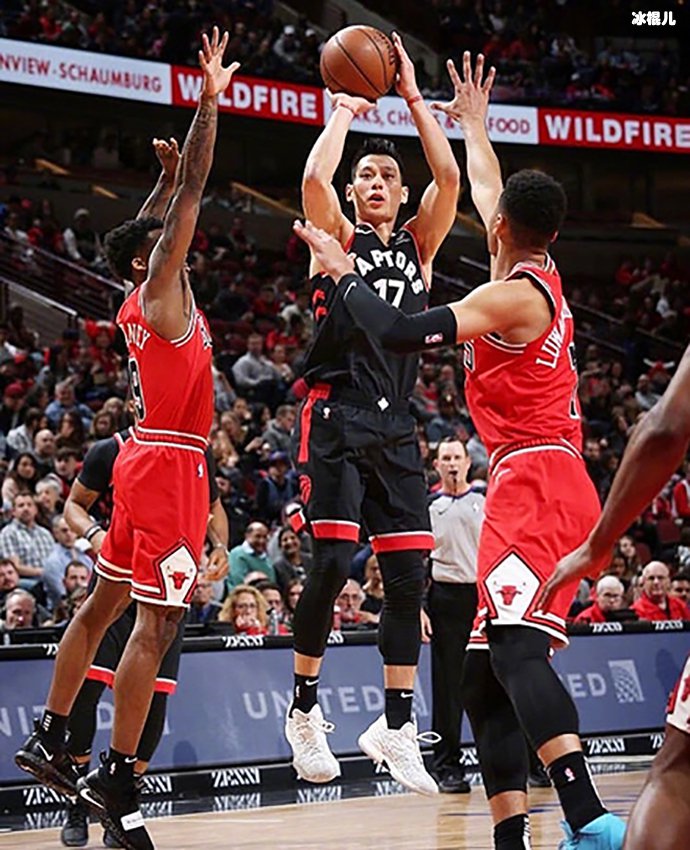 周杰伦社交发文力挺林书豪