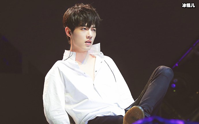 曾被私生饭追拍到躲进电梯