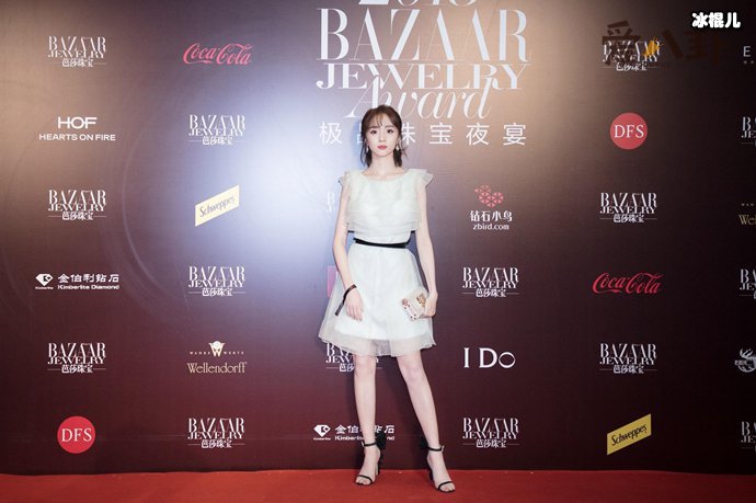 白敬亭胡冰卿是怎么认识的呢