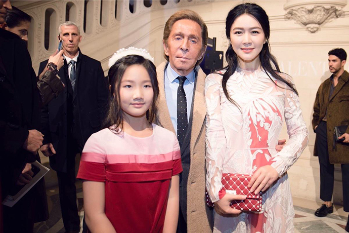 田海蓉与女儿参加活动