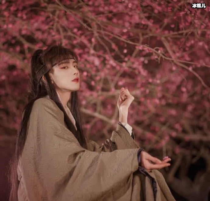 妖扬古风摆拍照片